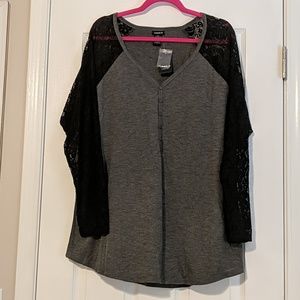 NWT Torrid Lace Sleeve Henley Sz 2